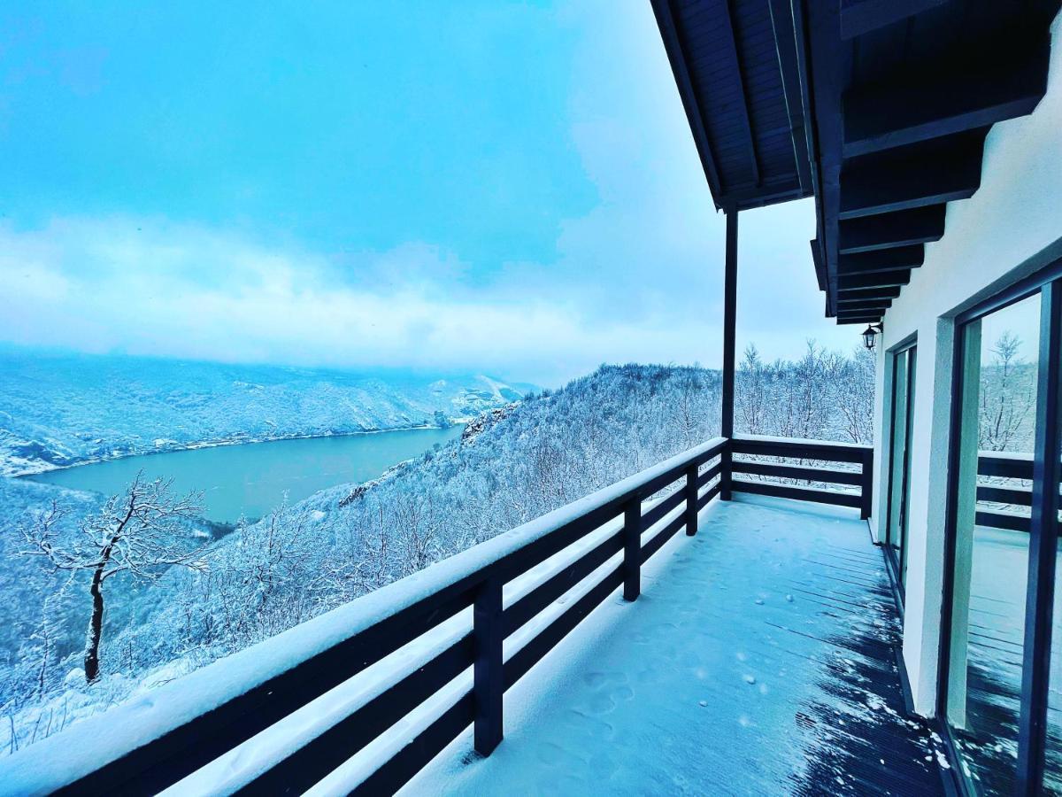 Cabana Priod Coronini Pescari Екстериор снимка