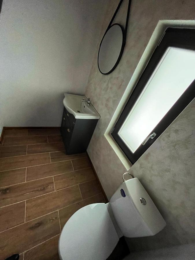 Cabana Priod Coronini Pescari Екстериор снимка