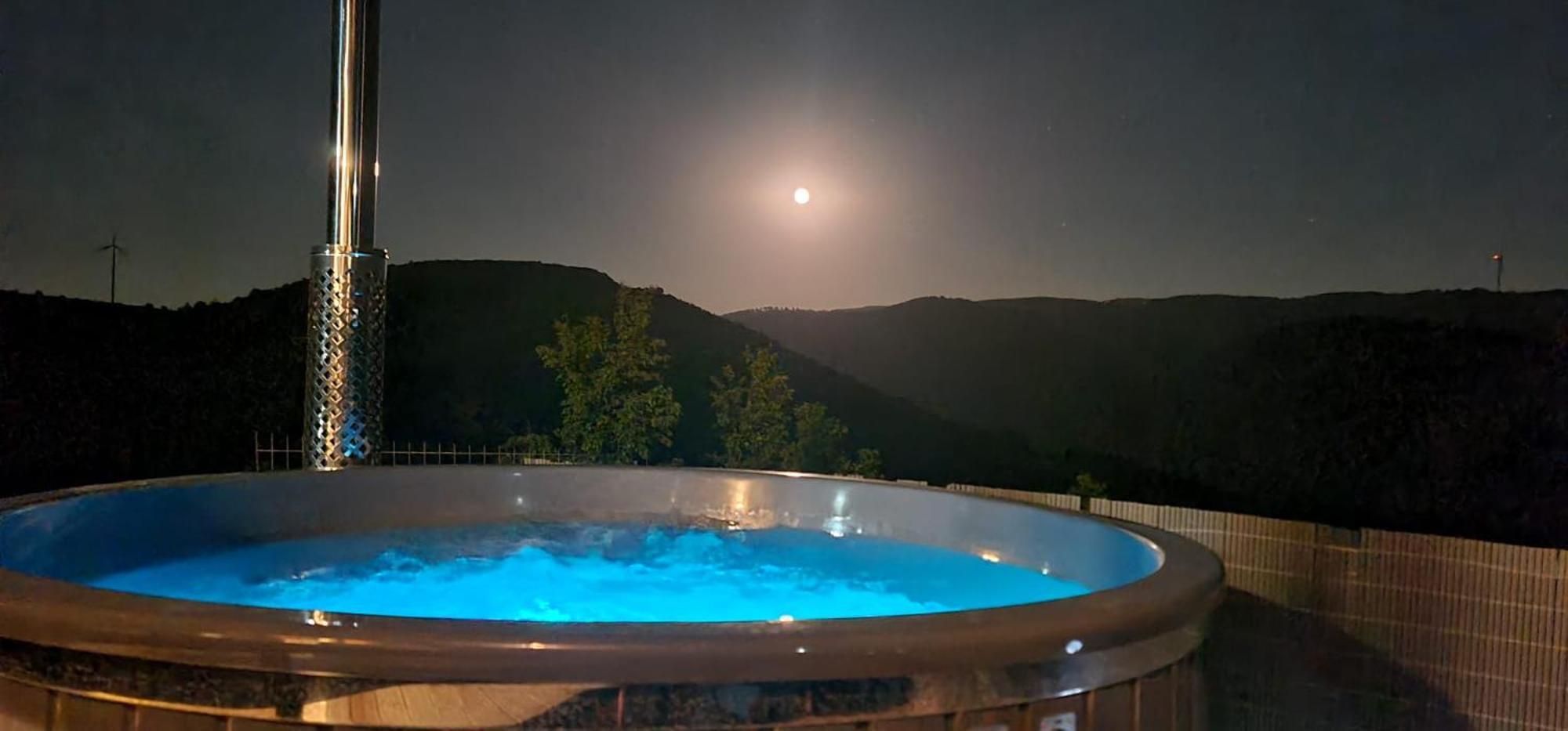 Cabana Priod Coronini Pescari Екстериор снимка
